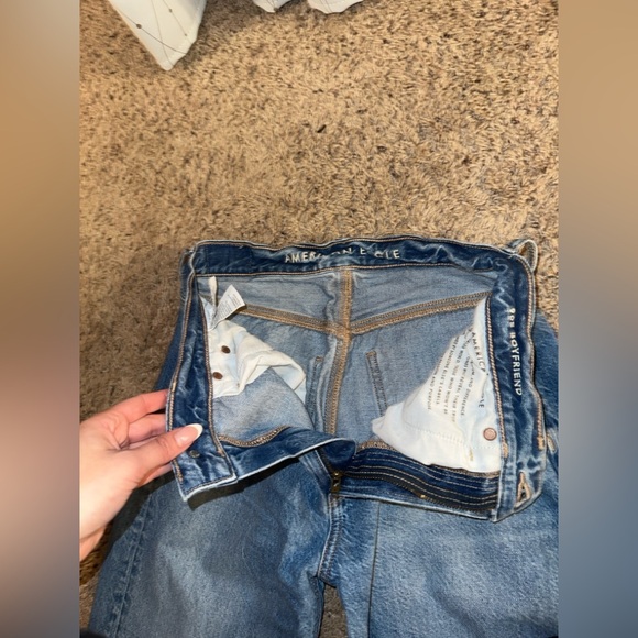 AE Ripped '90s Boyfriend Jean - Picture 12 of 15